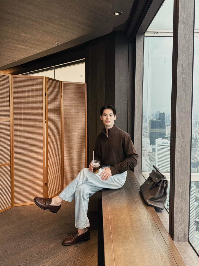 Brown Quarter-Zip Pullover with Light Wash Jeans and Brown Loafers
