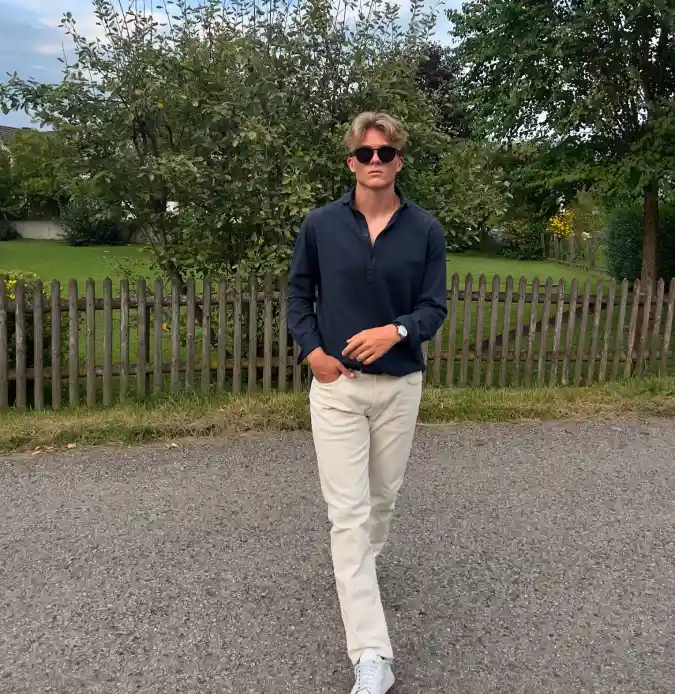 Coastal Dark-Navy Henley - Effortless Weekend Refinement