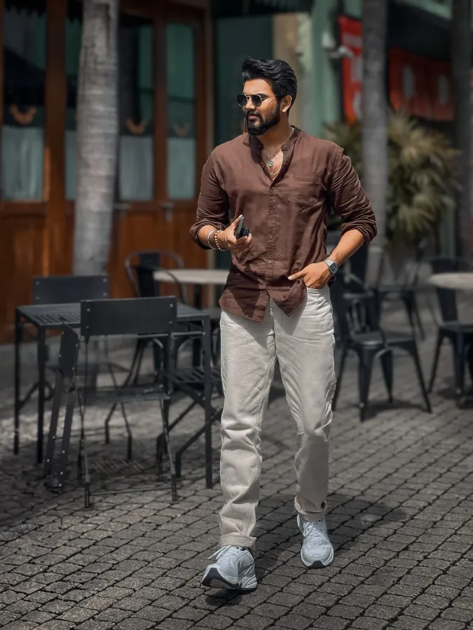 Earth Toned Linen & Relaxed Denim - Mastering al Fresco Impressions