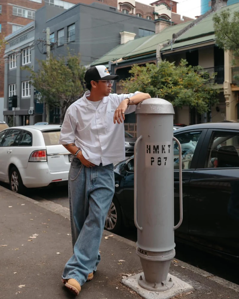 Medium Wash Baggy Jeans with White Work Shirt and Tan Boots