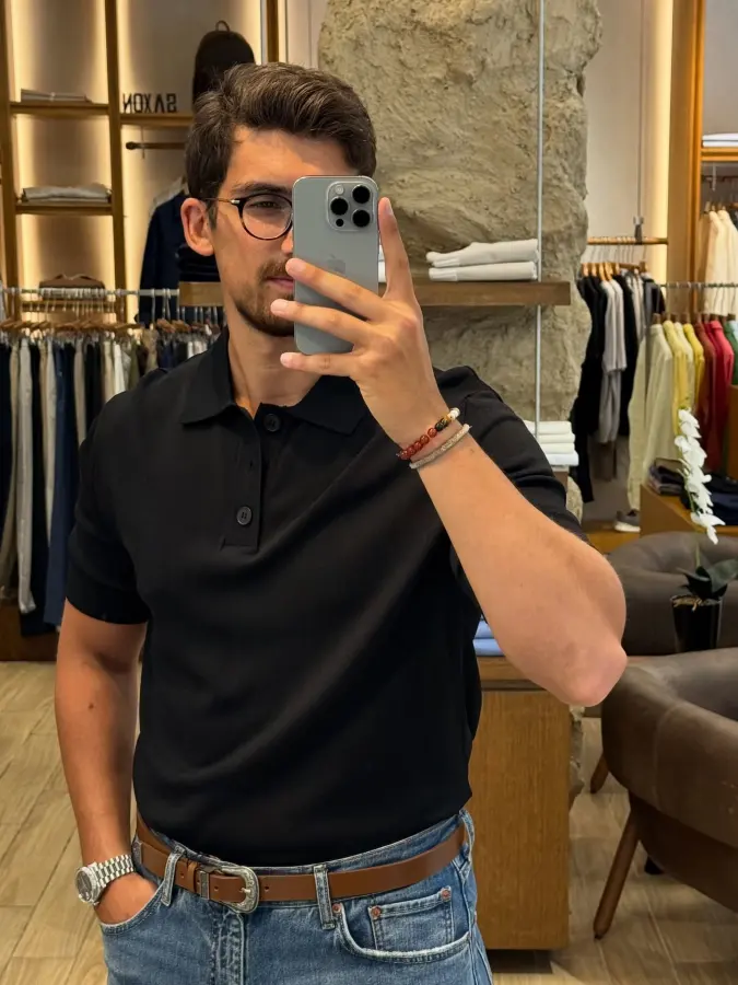 Minimalist Black Tailored-Fit Knitwear - Mastering Clean Summer Polos