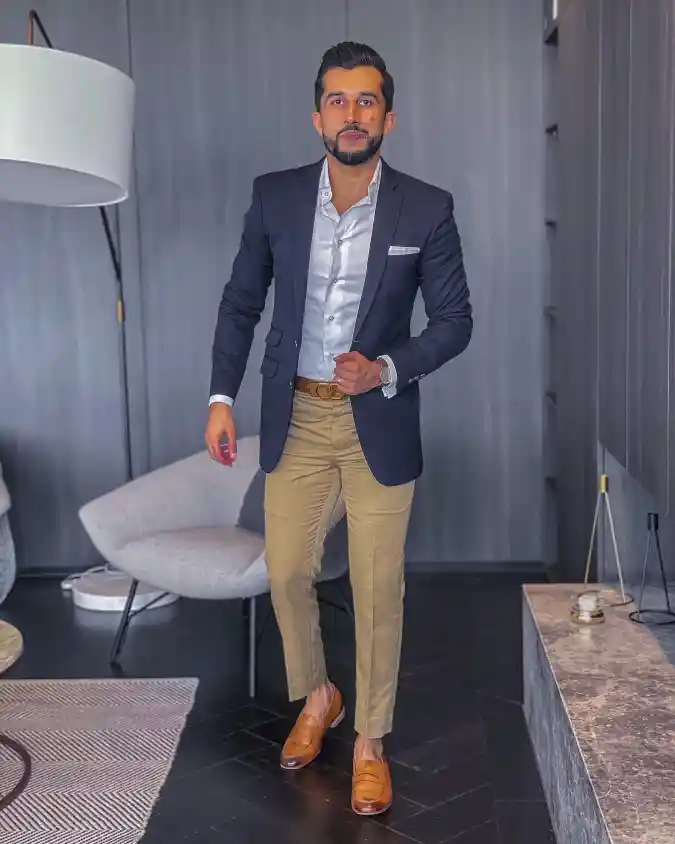 Navy and Khaki Soft Tailoring - The Smart-Casual Hybrid