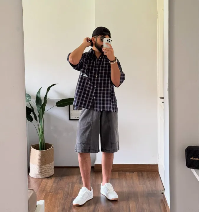 Relaxed Black Plaid Streetwear - Redefining Laid-Back Travel Style
