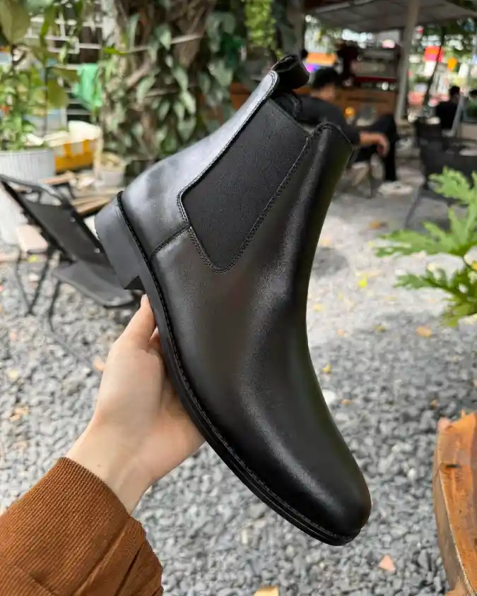 Sharp Black Leather Chelsea - Foundation for Hybrid Workwear