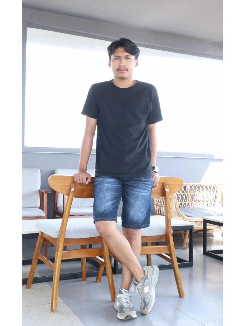 Slim Black T-Shirt with Dark Wash Denim Shorts
